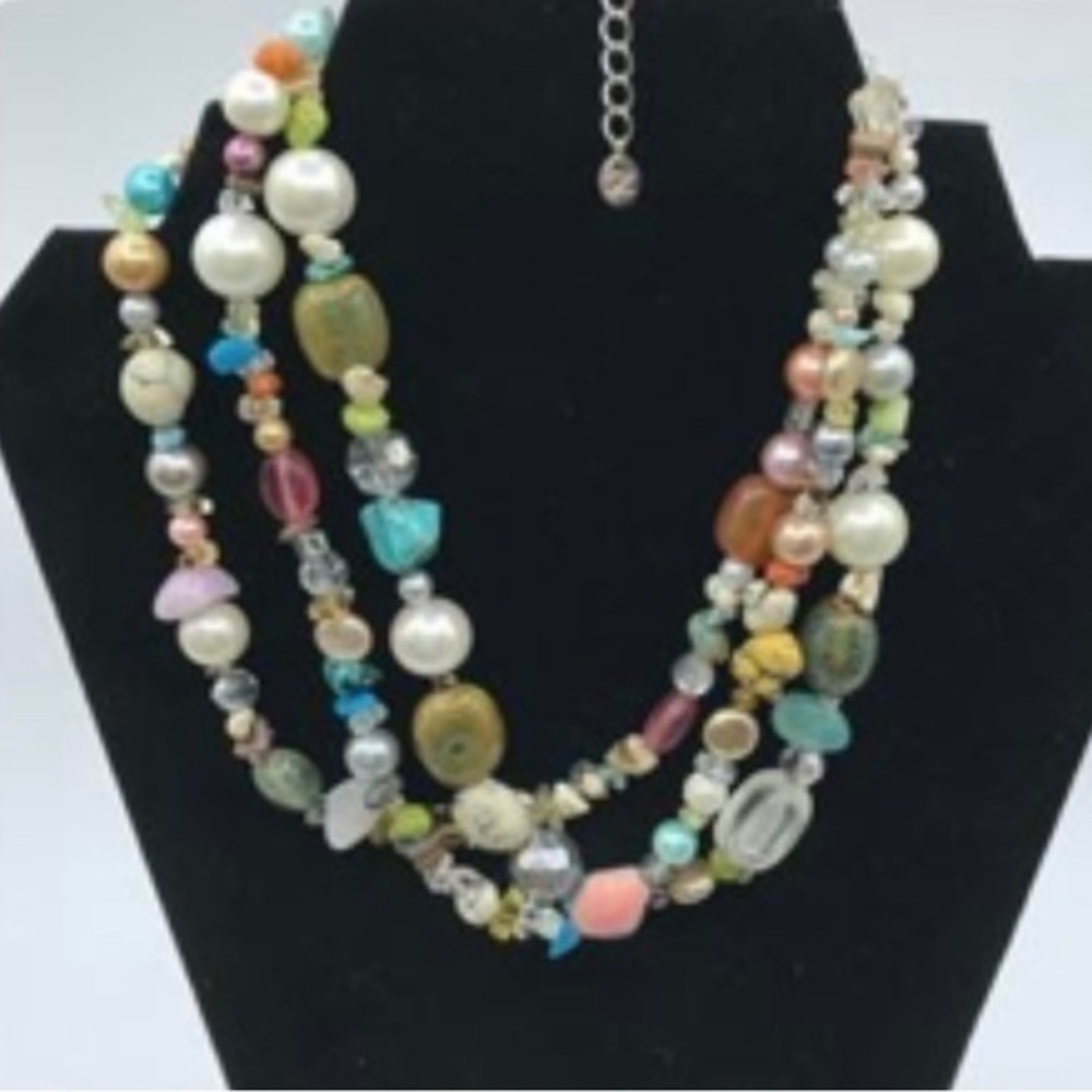 Gorgeous 3-strand necklace, multi-colored. EUC. 15” of beads, 19” total length.